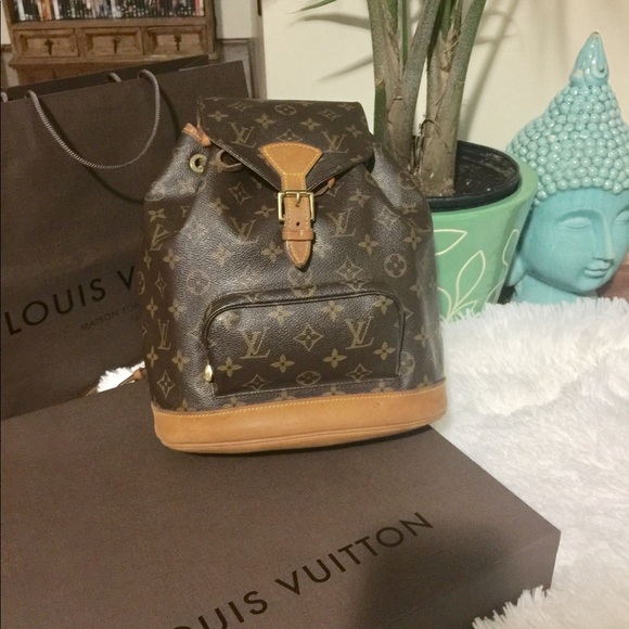 Louis Vuitton Handbags - 🌷Louis Vuitton Montsouris MM Backpack